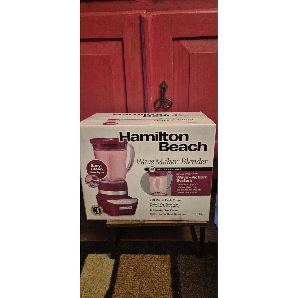 New in Box Hamilton Beach Wave Maker Blender 700 Watts 48 Oz Glass Jar Box
